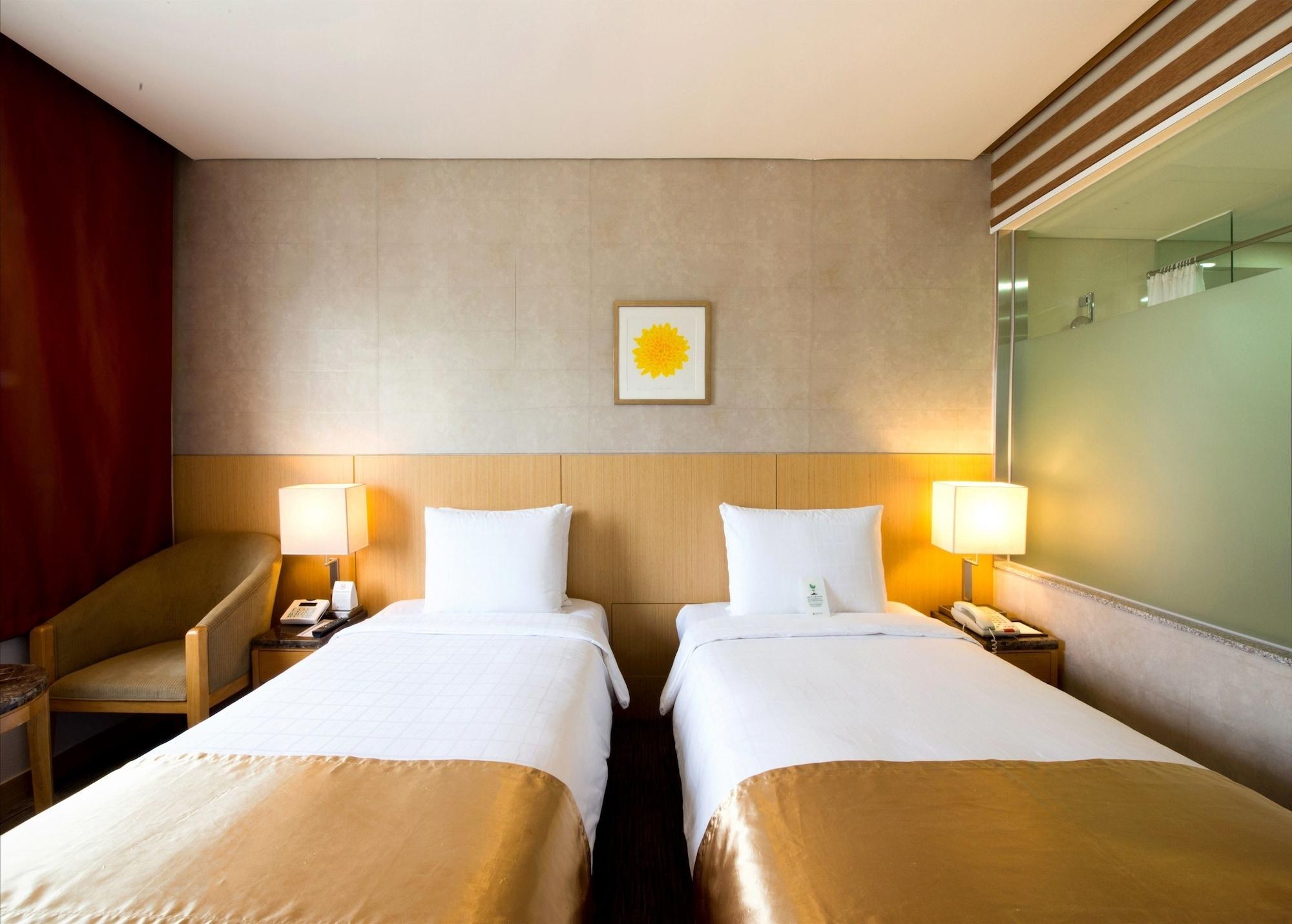 Stanford Hotel 4*